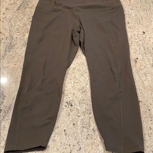 Fabletics 1X olive crop leggings